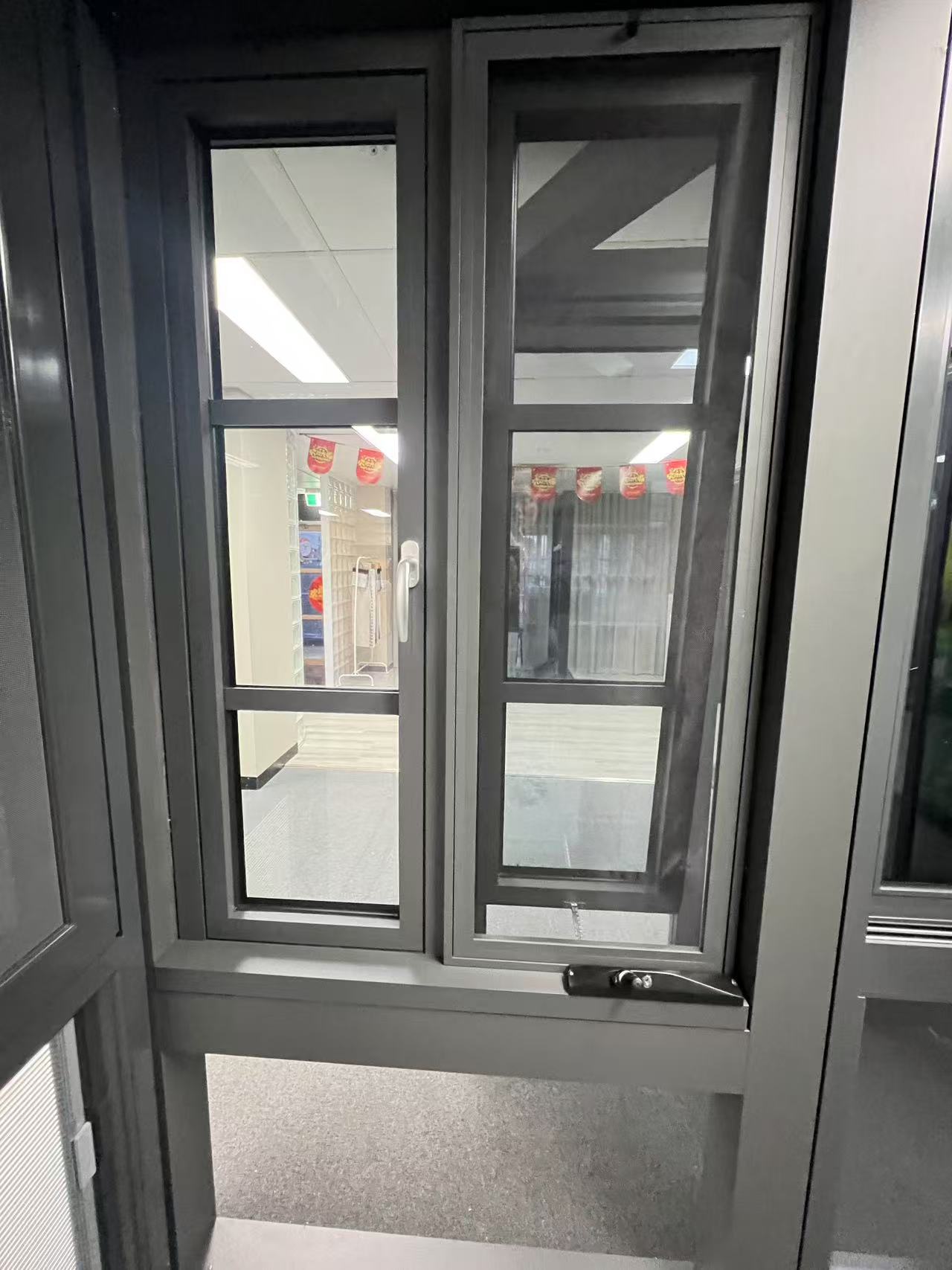 Aluminium alloy window - Image 4