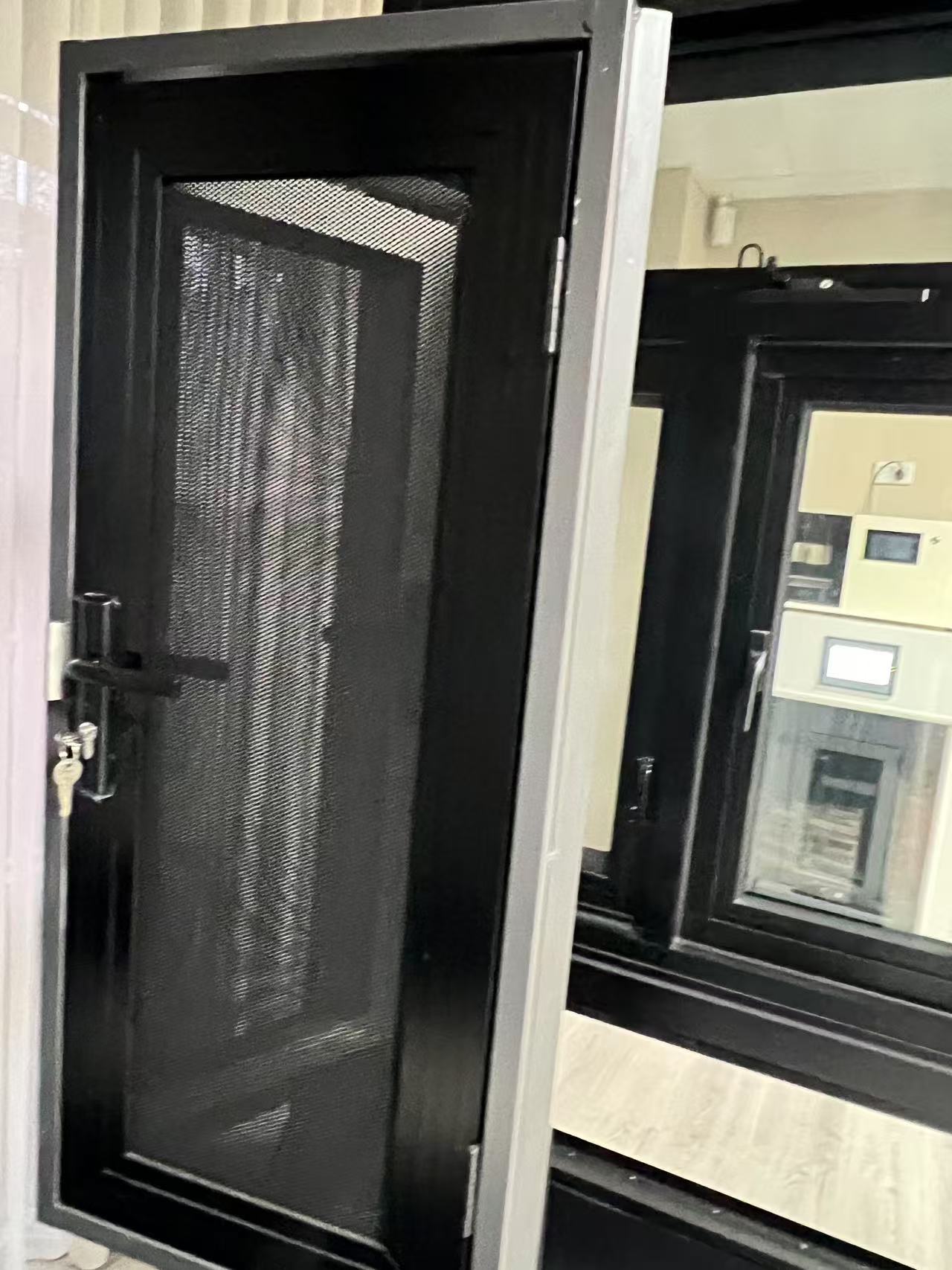 Aluminium alloy door - Image 11