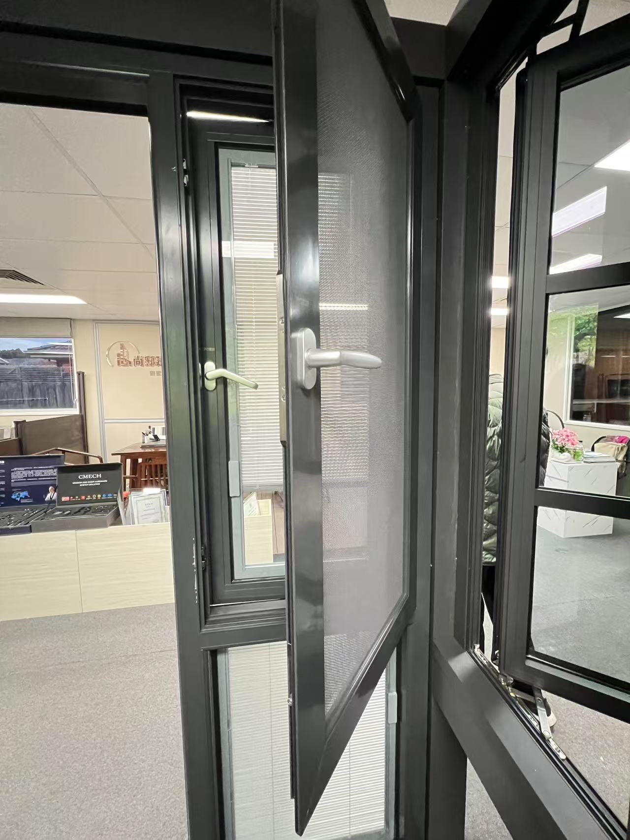 Aluminium alloy window - Image 10
