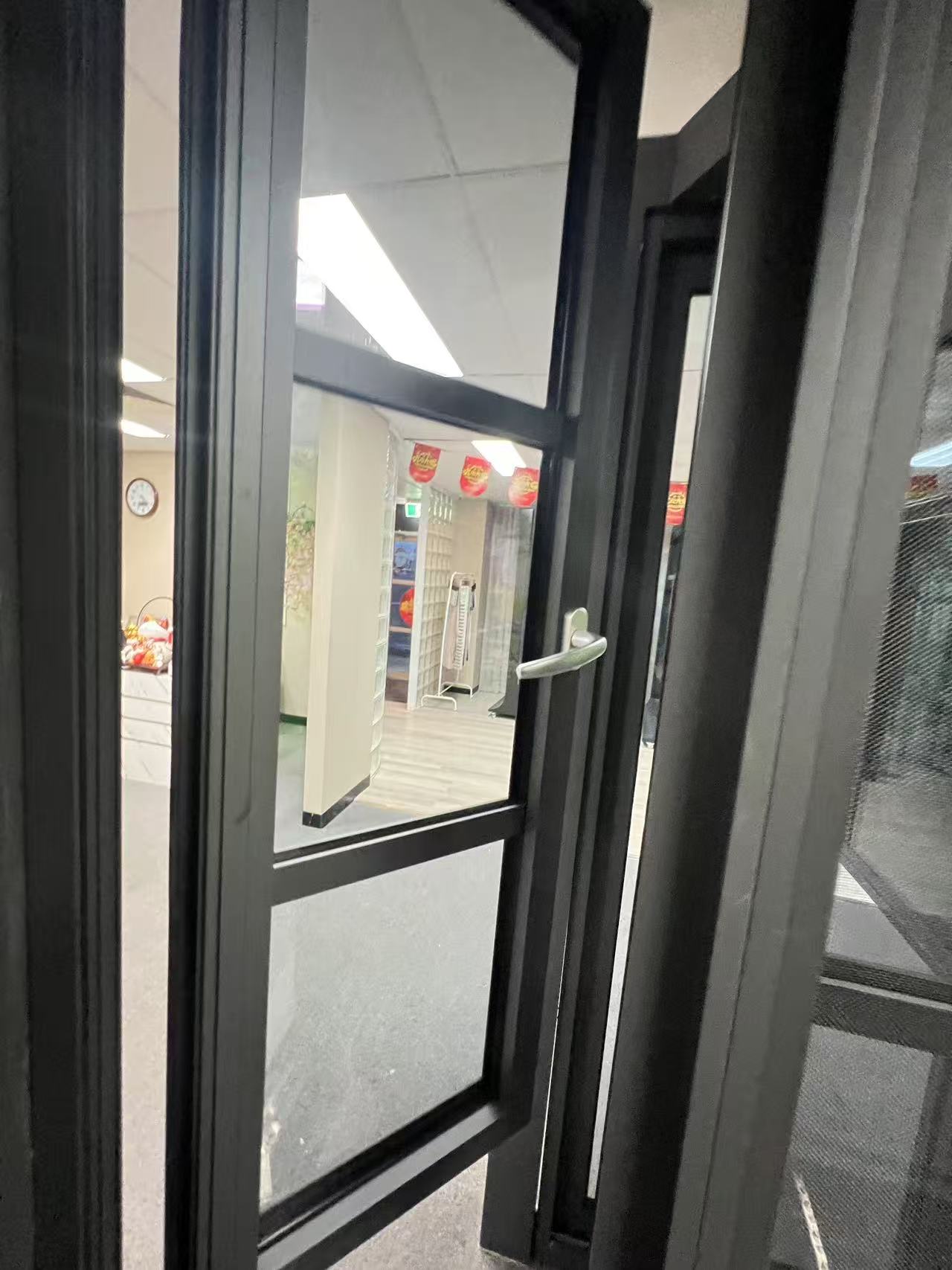Aluminium alloy door - Image 13